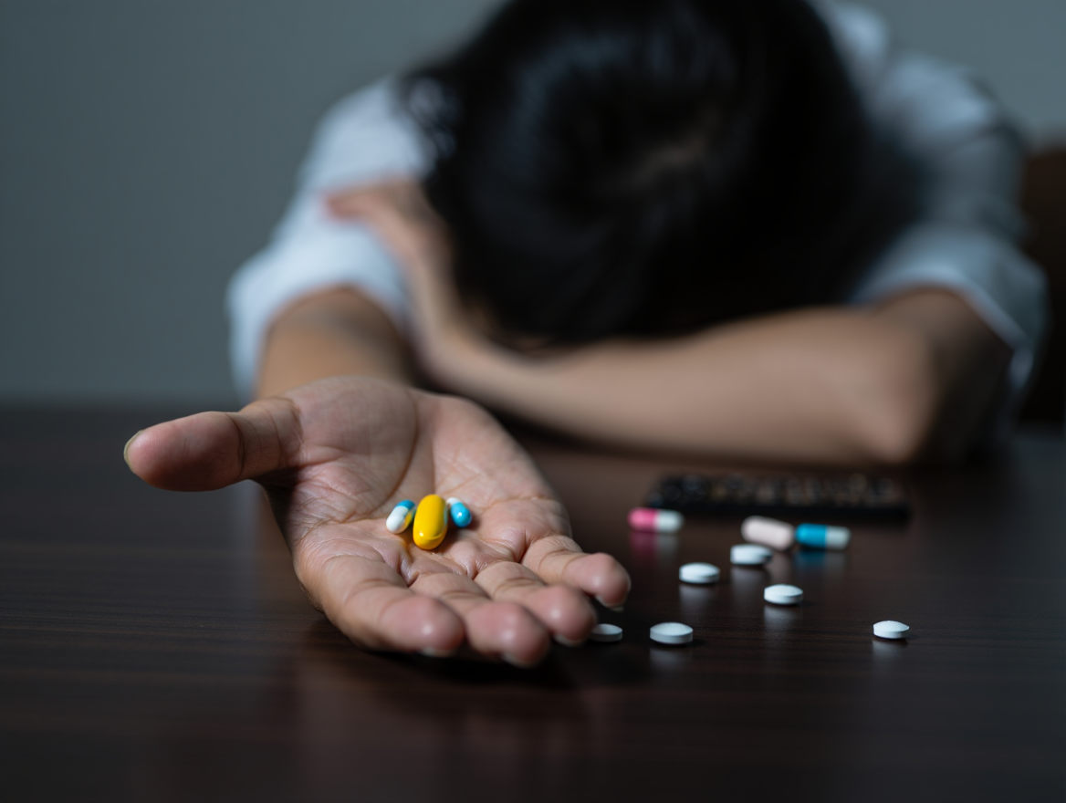 Мужчина под капельницей